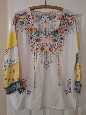 John Mark Boho-style embroidered floral tunic blouse Size M